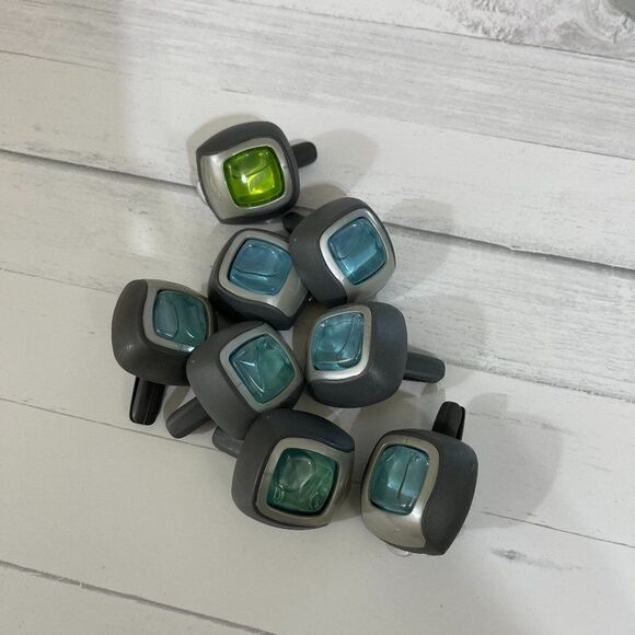 Bundle of 8 Febreze Car Odor Eliminating Air Freshener Vent Clips - Picture 2 of 3